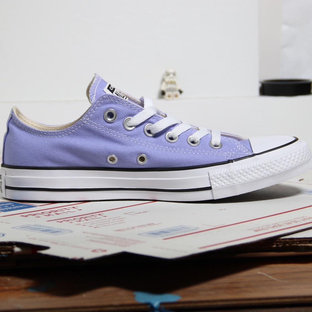 Converse Classic Light Purple All Star Low Tops - Picture 1 of 6